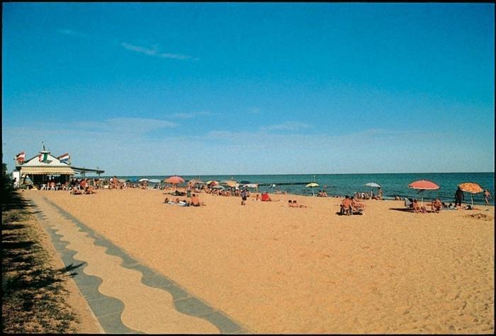 Hotel Manzoni Lido di Jesolo Exterior photo
